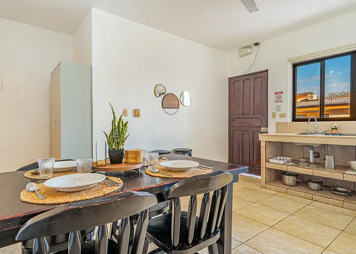 Playas Del Coco W/ Pool: Near Beach! Apartamento