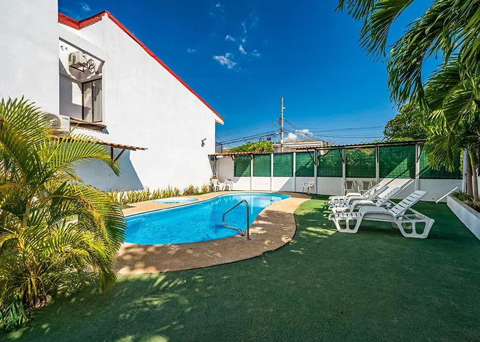 Apartamento Playas Del Coco W/ Pool: Near Beach!